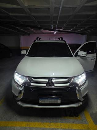 MITSUBISHI OUTLANDER 3.0 GT 4X4 V6 24V GASOLINA 4P AUTOMÁTICO MITSUBISHI OUTLANDER 3.0 GT 4X4 V6 24V GASOLINA 4P AUTOMÁTICO